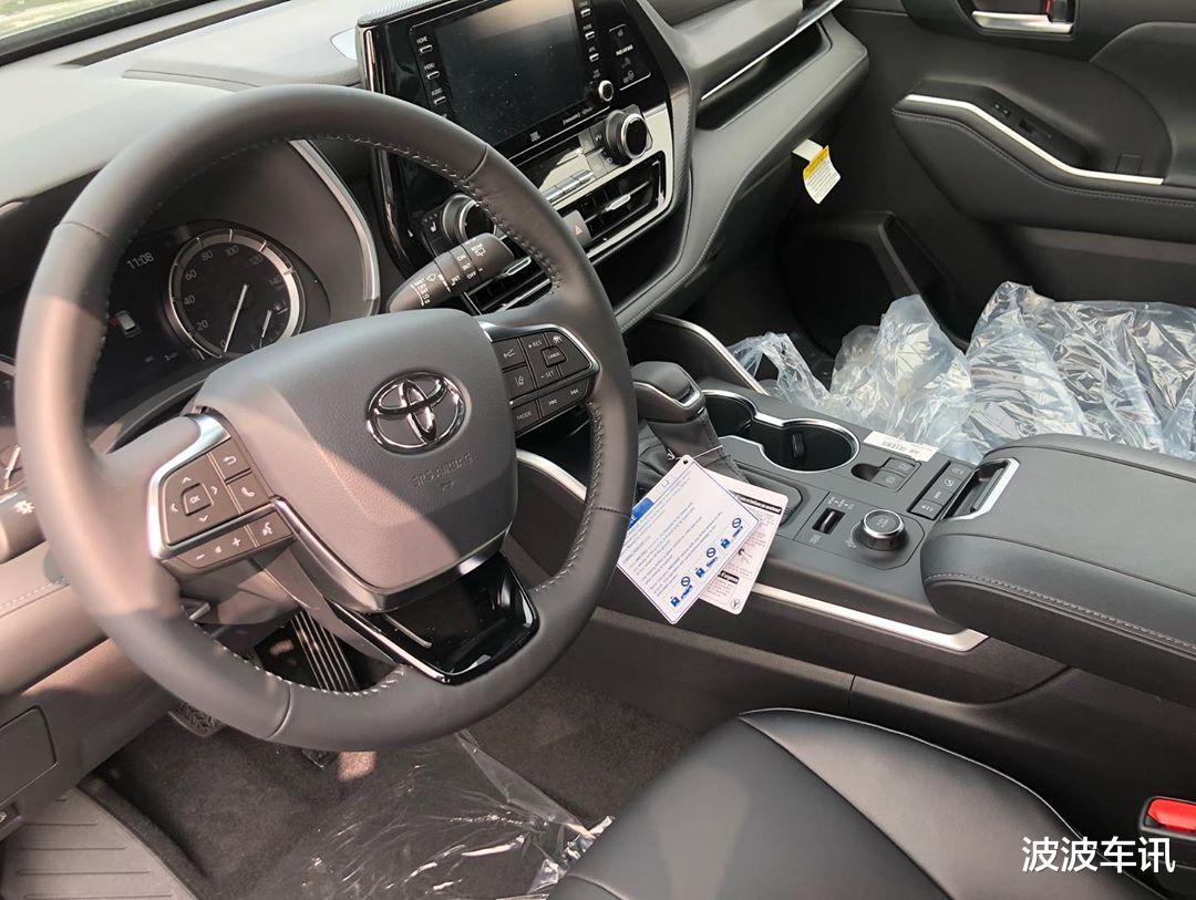 丰田汉兰达|全新丰田汉兰达XSE实拍,前脸像灭霸,采用很个性化的设计