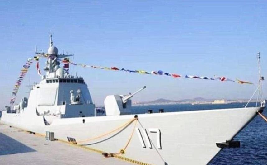 中国052D驱逐舰，其自身加载的多项黑科技，美国都为之关注！