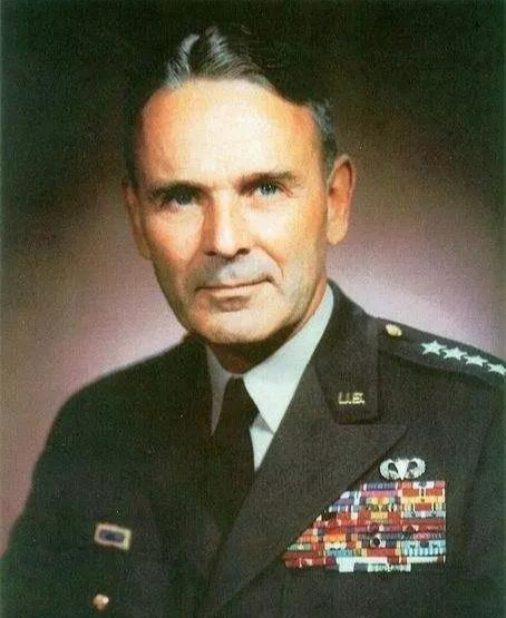 彭德怀|彭总大闹北京城，毛主席却说：大将冲冠怒，惊醒梦中人。这是为何