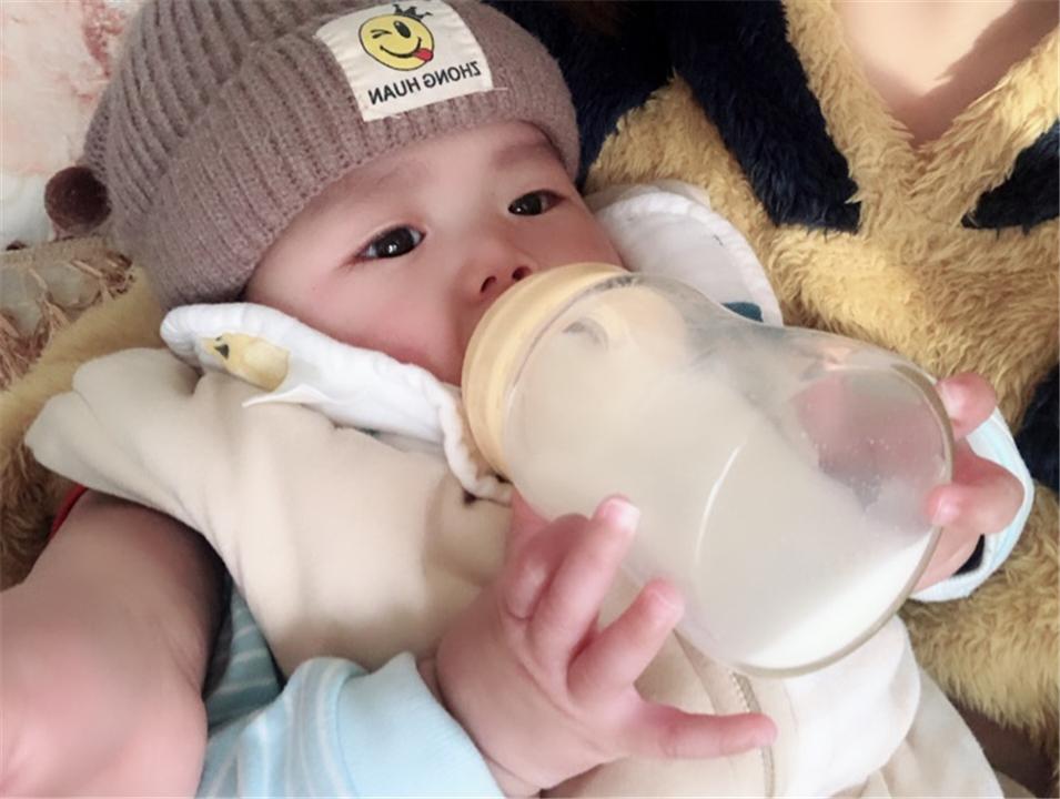 牛奶|孩子每天坚持喝牛奶，1年后，身体会发生什么变化？