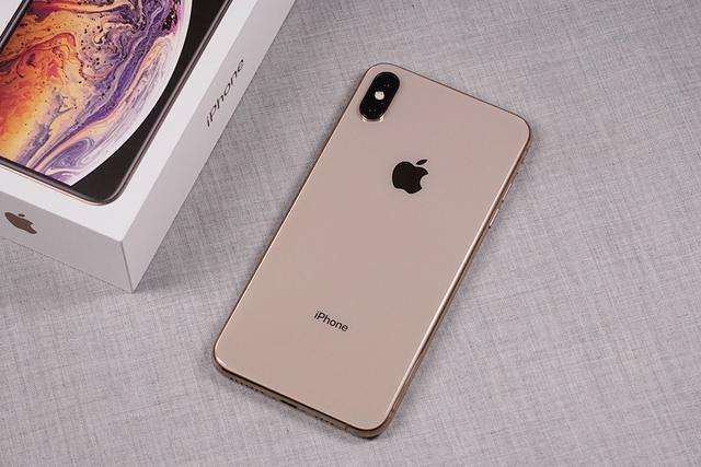 【iphone xs】顶级iPhone开始清仓，价格跳水4200元，大屏双摄+双卡双待