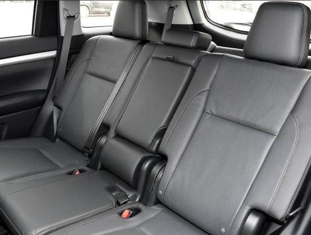 『丰田汉兰达』买丰田汉兰达的都是什么人？多少年薪开得起它？