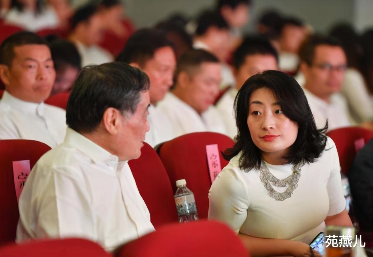 苑燕儿|娃哈哈叛逆“公主”，父亲是首富，却独自创业，15年创五百强企业