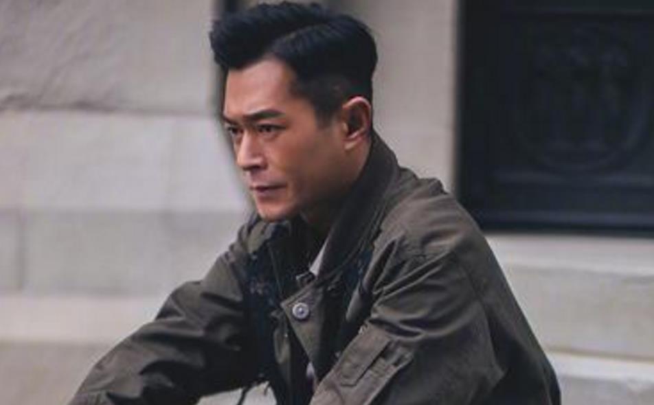 「古天乐」古天乐因眼伤1年不能晒灯美黑，变白的速度太快，颜值碾压小鲜肉