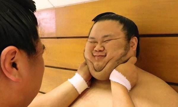 [日本队]堪称最“脏”的工作，相扑选手的屁屁清洁师，年薪近100万竞争太大