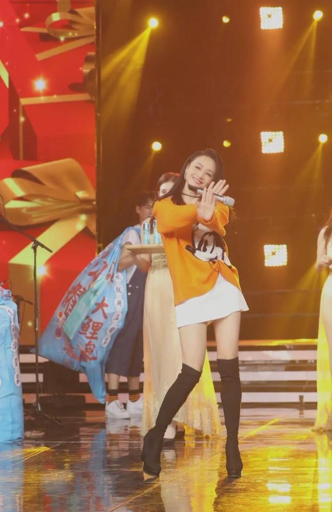 曹颖|童养媳翻身火了10年后消失无踪，复出坐上富贵花头把交椅！绝！