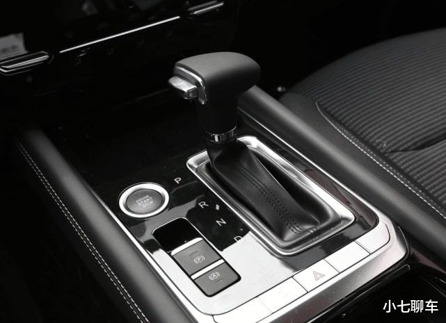 [大众速腾]奇瑞实力派代步车，比长安欧尚X7气派，丐版就搭1.5T引擎，长近4米9