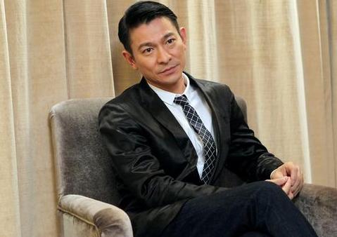 「刘德华」刘德华自曝曾被王家卫抛弃，两人恩怨20多年，刘德华四次“雪耻”