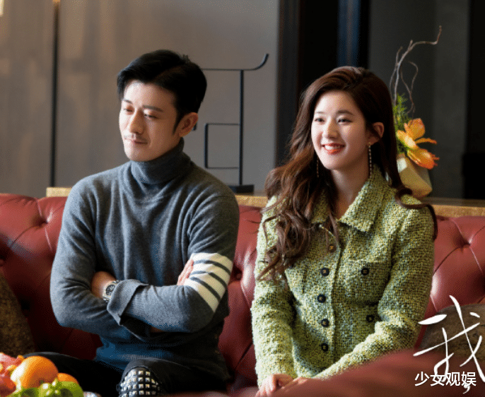 赵露思|赵露思现身《我喜欢你》见面会，镜头扫过她，真人长相一目了然