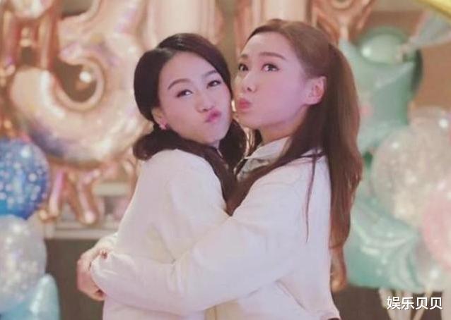 『马国明』马国明官宣新恋情！新女友穿卫衣配阔腿裤显高挑，颜值不输黄心颖