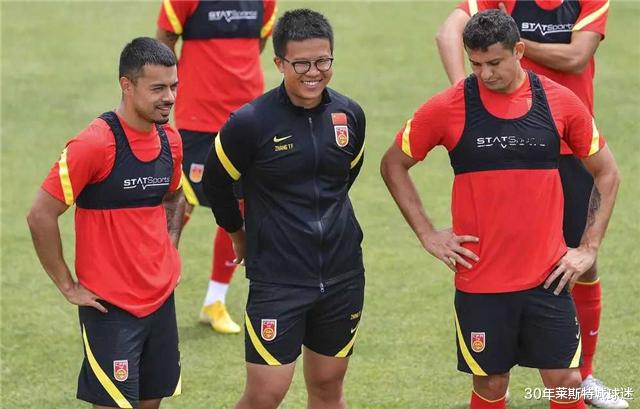 「洛国富」外行管理内行!继“叉腰肌”后,国足内部人士因洛国富又闹大笑话