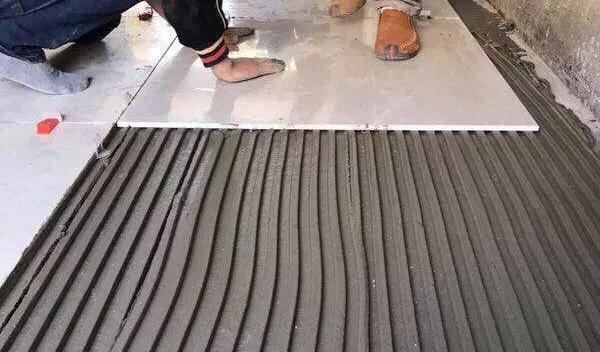 |为何瓷砖胶比水泥砂浆贵好多？它们的区别在哪里？如何选择？