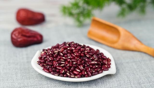 【脚气】“去湿之最”赤小豆的4种妙用，如果您体内湿气重，值得收藏