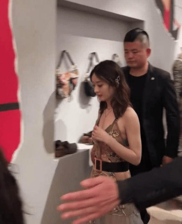 胡歌|胡歌最“牛”的粉丝，为了追胡歌，结果却把自己追成一线女星