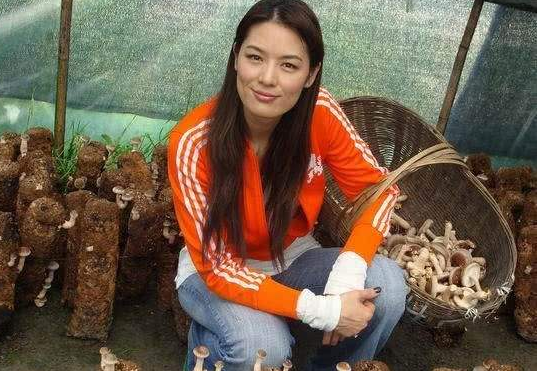 马艳丽|她被誉为中国第一美人，曾嫁著名导演又离婚，今凭种地成亿万富婆