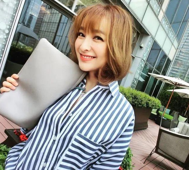 吴昕■吴昕现身民政局领证?与郑凯修成正果步入婚姻?不日完婚?