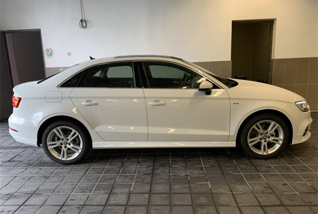 奥迪A3|又一豪车顶不住了！从18.92万跌至15.14万，30天狂甩7821辆