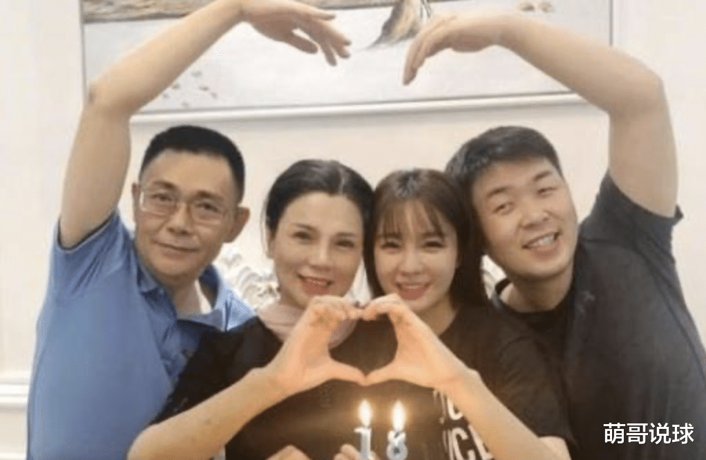 「杜海涛」杜海涛父母啥背景？连王思聪都得礼让三分， 网友：沈梦辰这眼光绝了！