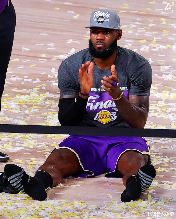 勒布朗·詹姆斯|湖人西部冠军颁奖典礼，有谁注意詹姆斯，一番话无愧联盟第一