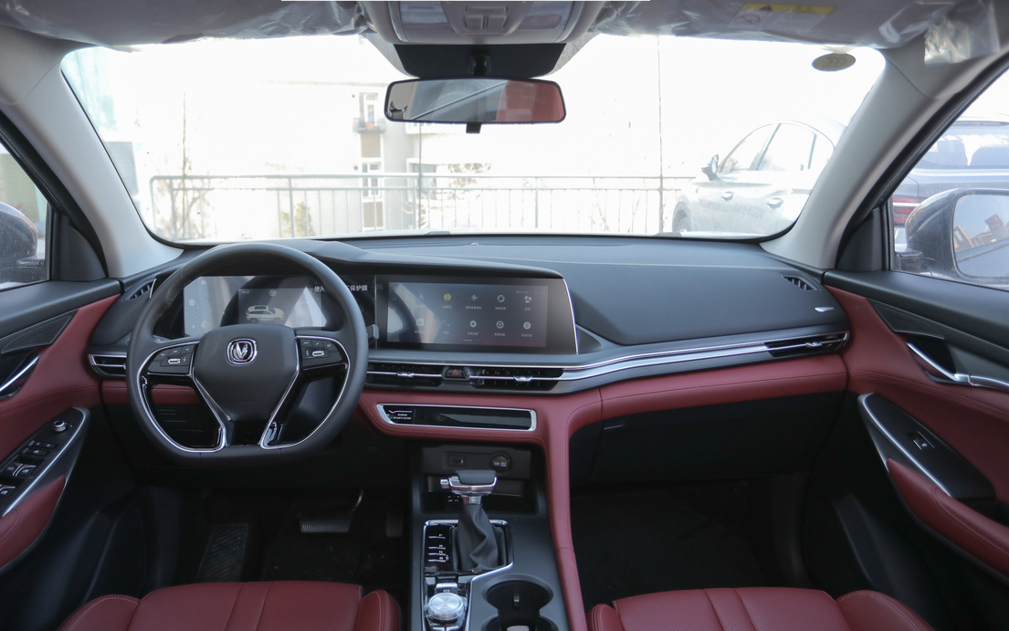 本田CRV▲长安的“黑武士”,2.0T配8AT,顶配不到16万,买了CRV后悔了