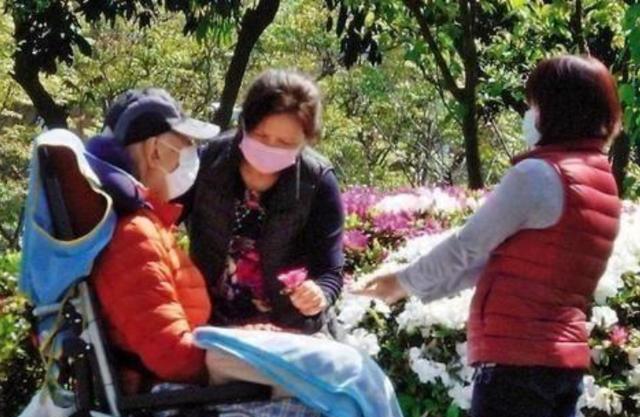 『电影』功夫巨星王羽：一代明星沦为失智老人，女儿却说：最好别清醒