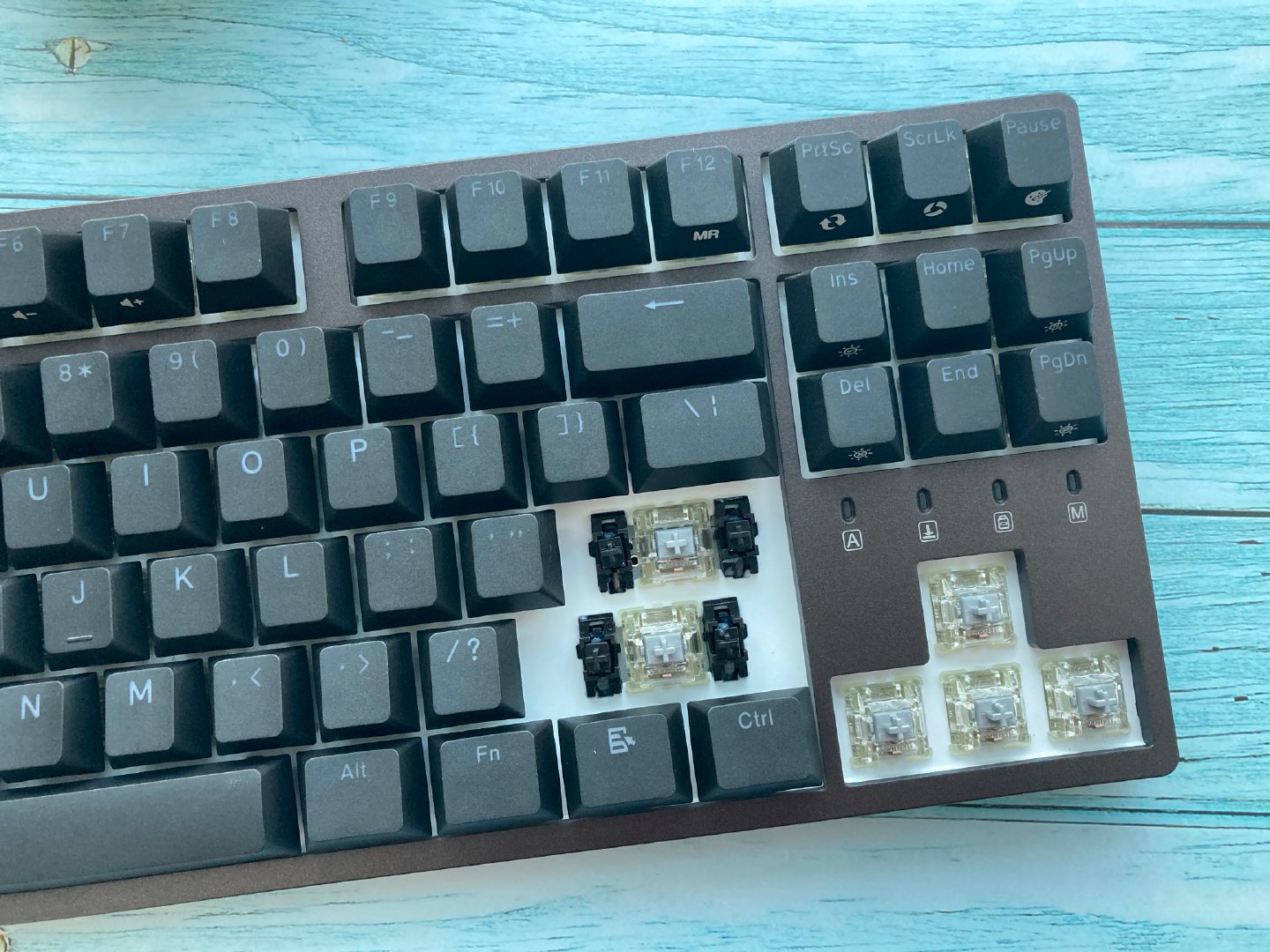 机械键盘|原来键盘也可以这么酷炫 — 杜咖K320 RGB NS机械键盘轻测