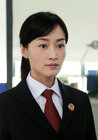 「赵子琪」她曾主持春晚,参演过人民的名义,背靠强大资源但却把王炸打糊了