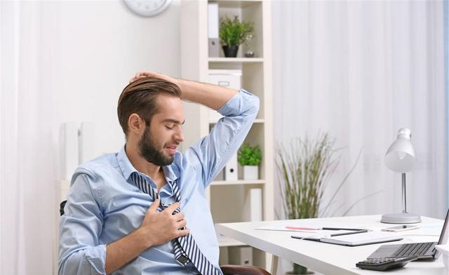 睡眠@男人肾功能下降,3个部位也许会“汗如雨下”,若没有,值得庆贺