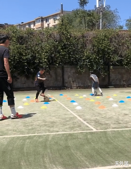 [安琦]前中国国脚重回绿茵场！恩师失事娶其女，今樱桃卖得风生水起