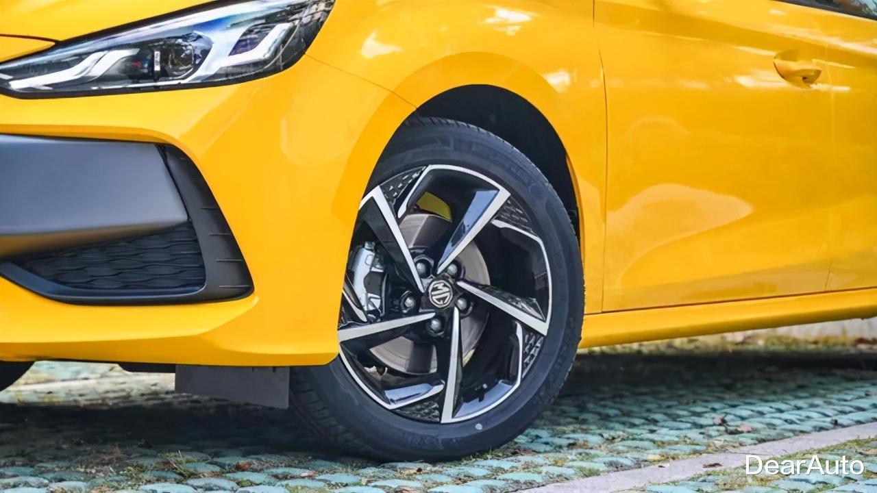 MG5|搭载1.5T+7DCT，顶配9.99万的MG5不是小一号的MG6