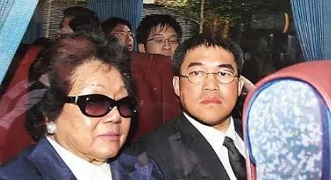 霍英东|霍英东原配才是真正的宫斗高手，扒一扒吕燕妮及其后代的家族地位