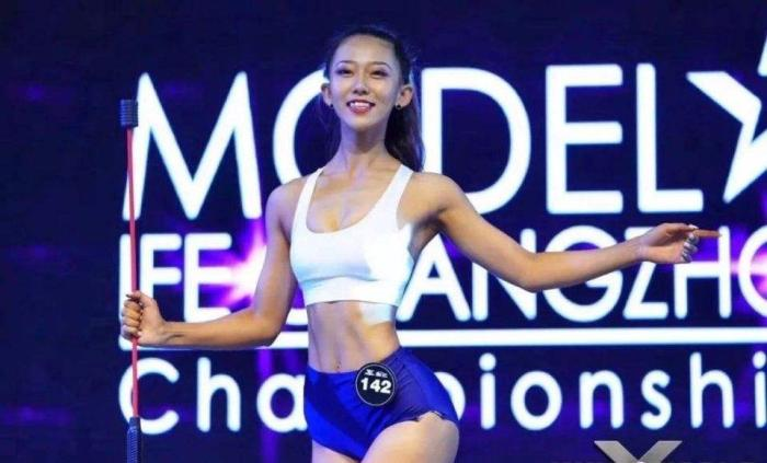 释小龙|她小时候因“太漂亮”迷倒释小龙，嫁黑人生子后，今模样一言难尽！