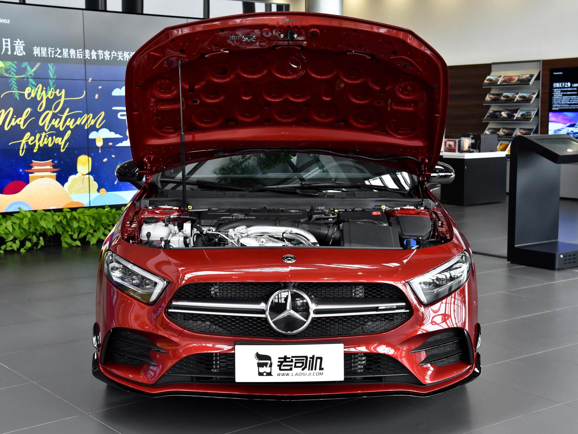 奔驰A级|国内最惨的小钢炮，2.0T爆306马力，比奥迪S3还猛，却无人识