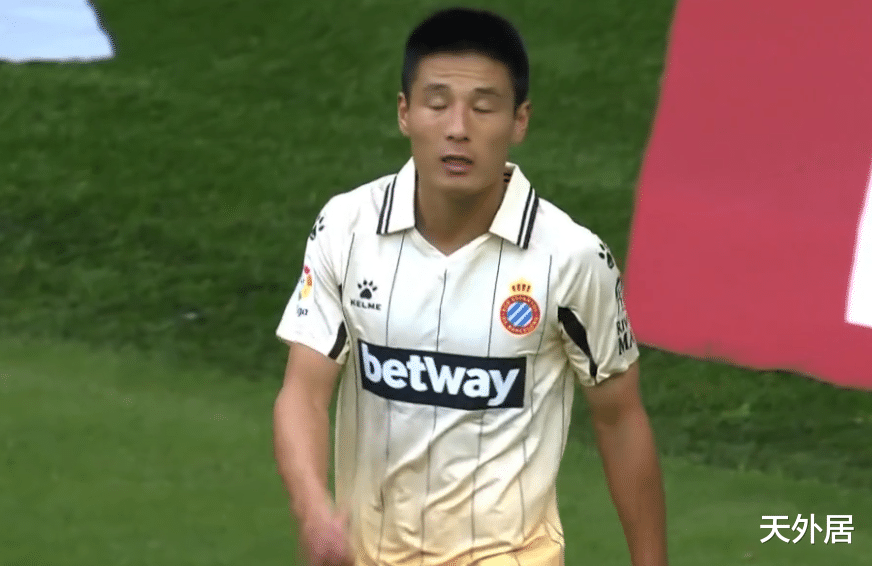 西班牙人|西班牙人2-0拿下！武磊中柱被换下，替身出场梅开二度+血染现场