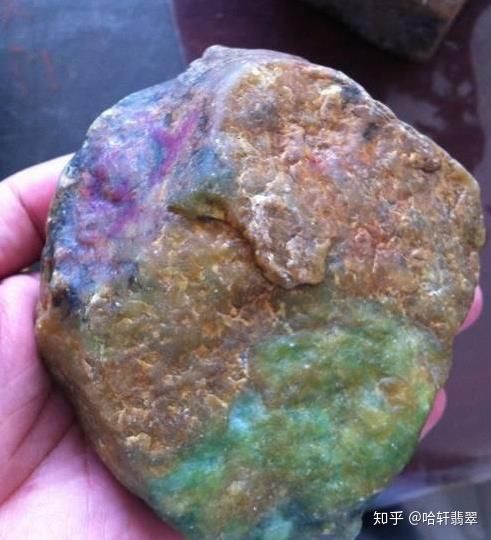 翡翠|快来打包带走16种翡翠原石的皮壳分类，收藏这篇就不用担心皮壳了！