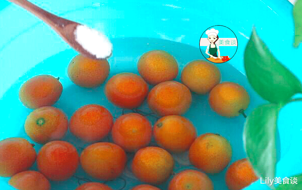 冰糖|冬天，苹果葡萄可不吃，但此果别错过，煮一煮营养高，女人常吃皮肤好