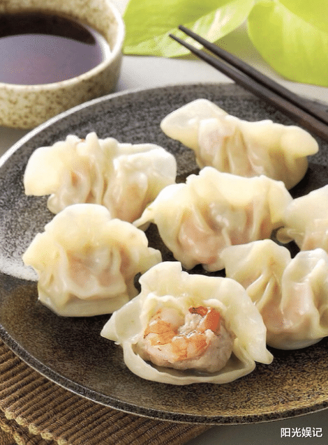 饺子|7月包饺子,荠菜芹菜靠边站,这菜正当季,一咬满口香,百吃不厌