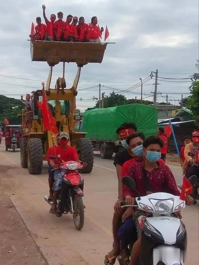 疫情下的緬甸，政府也“雙標”，仰光街頭出現“無接觸式”買賣-圖2