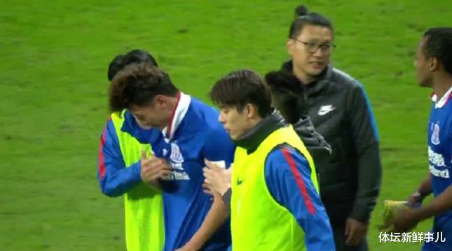 上海申花|耻辱淘汰后，申花主帅送了上港个字，听听黄健翔 董路 徐江怎么说