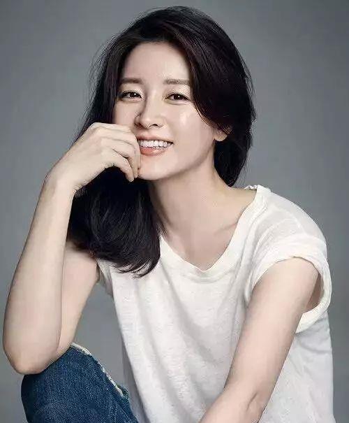 「李英爱」韩国评出十大美女，岁数最大的她，因零整容被誉为“韩国的门面”