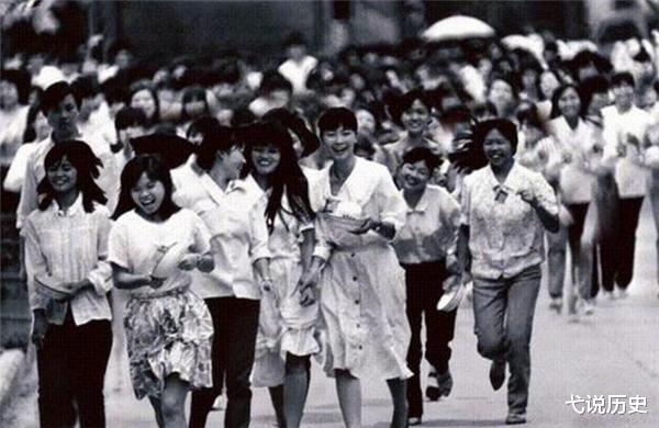 弋说历史|33年前，那位斥资525万买下深圳第一片土地的男子，如今怎样？