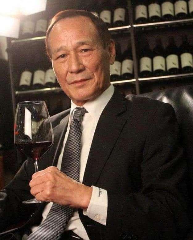 『陈惠敏』港片大反派陈惠敏:黑帮老大成明星,太太替坐牢,从此不沾花惹草