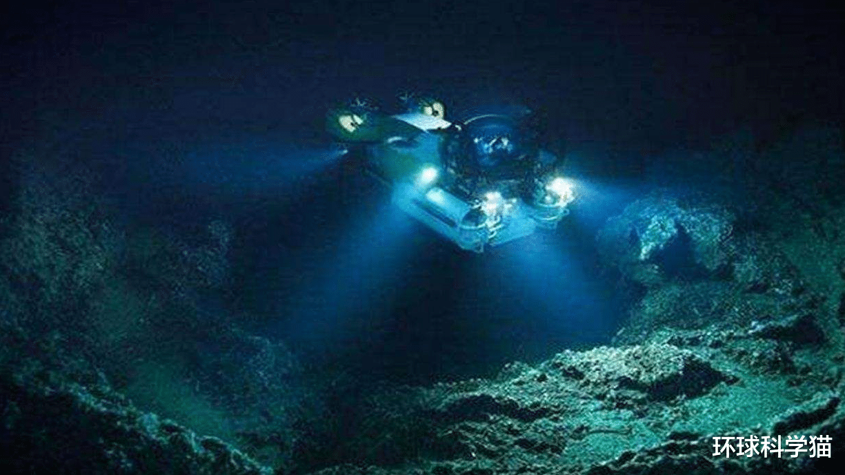 马里亚纳海沟|10909米！中国奋斗者号坐底马里亚纳海沟，1万米下发现了什么？