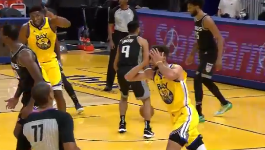 斯蒂芬·库里|狂赢31分！勇士全队23记三分投疯了，名记：库里7节狂砍92分