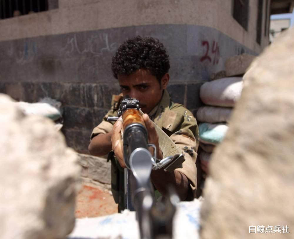 「也门」史上年龄最小的少将，受衔时年仅15岁，参军只为能让家人吃饱饭