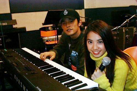 隐秘的角落|周杰伦早年参加侯佩岑节目不敢看她，讲几句忍不住笑，喜欢藏不住