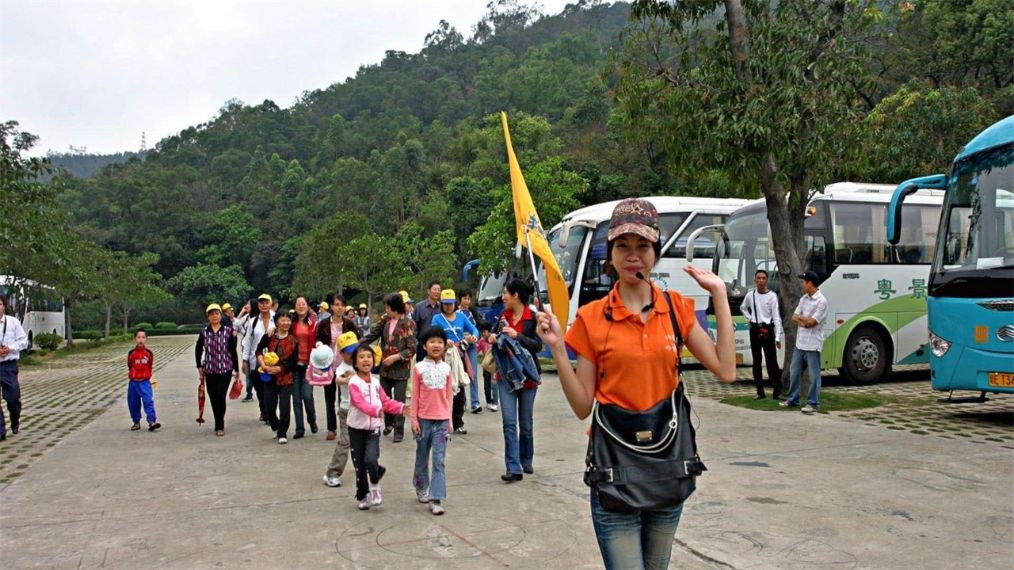 重庆|跟团行“强制消费”？导游逼迫游客买玉石，最低消费2000元