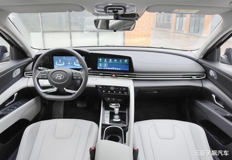 现代伊兰特|再等11天就上市！比思域拉风，百公里油耗5.3L，不足11万迷倒一片