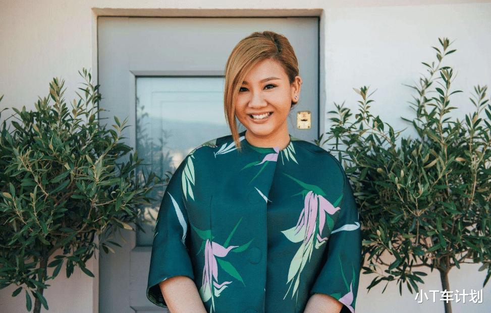 郑伊健:这可能是史上阵容最豪华的网络大电影了,因为他的主演是郑伊健