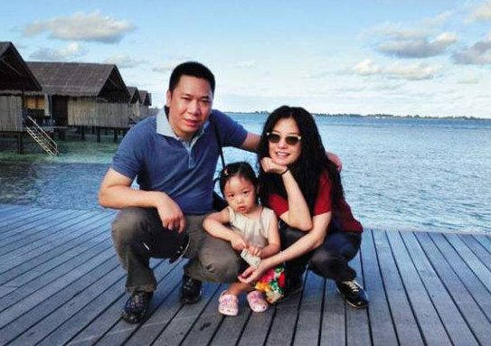 黄磊|原以为黄磊女儿够美了，直到看见赵薇女儿，才知道啥叫美若天仙?